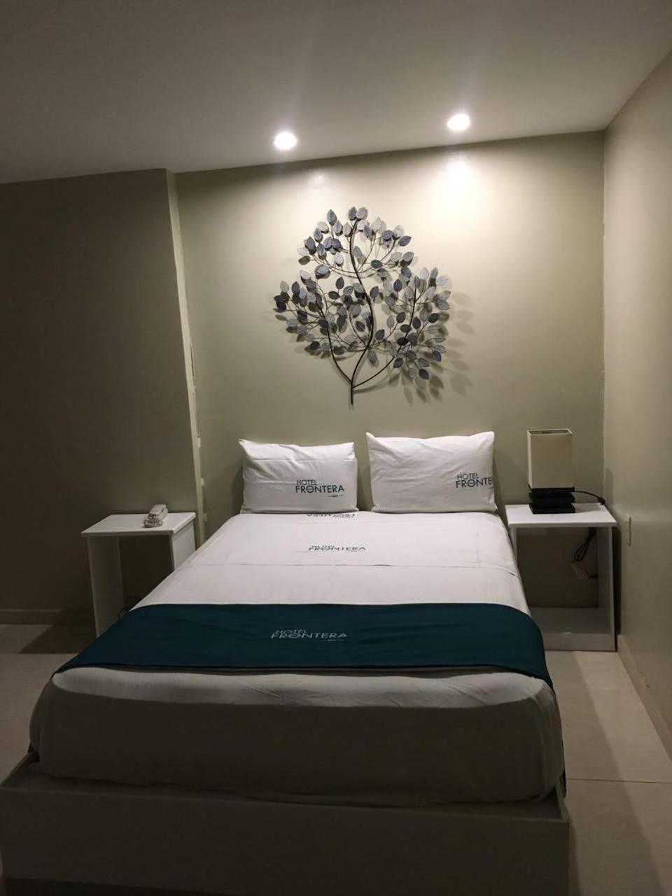 Hotel Frontera Baja เม็กซิกาลิ ภายนอก รูปภาพ