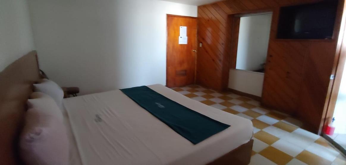 Hotel Frontera Baja เม็กซิกาลิ ภายนอก รูปภาพ